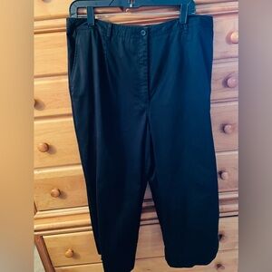 Women’s Black Capri  Pants 18W